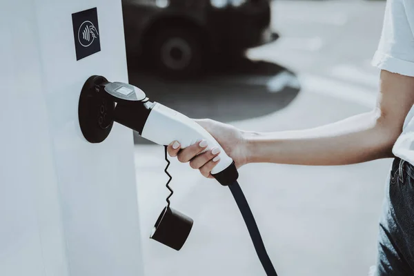 Cabo Carro Tesla Plug Socket Conceito Estação Carga Automóvel Tecnologia — Fotografia de Stock