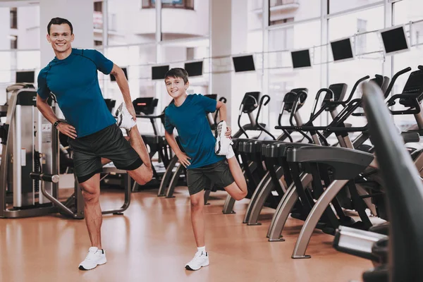 Padre Hijo Jóvenes Preparándose Para Entrenamiento Gimnasio Concepto Estilo Vida — Foto de Stock