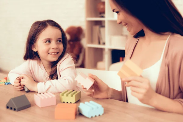 Madre Insegna Figlia Giochi Educativi Imparare Bambino Casa Costo Casa — Foto Stock