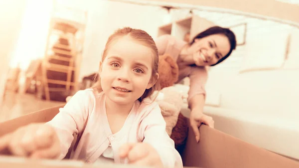 Kinder Heimspiele Entwicklung Von Kindern Mutter Und Tochter Spielen Glückliche — Stockfoto
