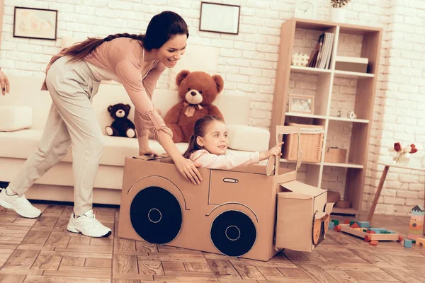 Barnen Hem Spel Barns Utveckling Mamma Och Dotter Spela Glad — Stockfoto