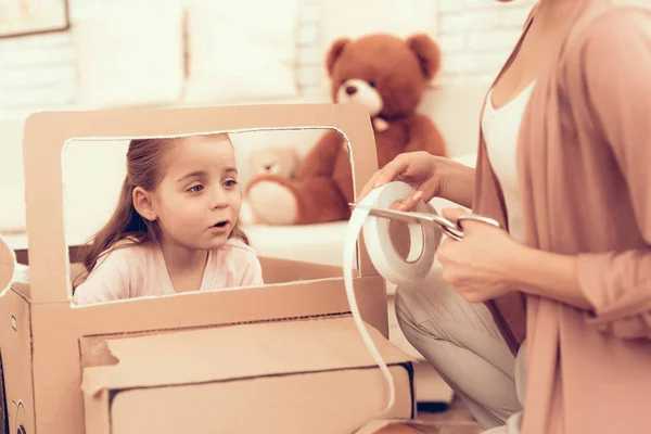 Enfants Jeux Domicile Développement Enfant Maman Fille Jouent Bonne Mère — Photo