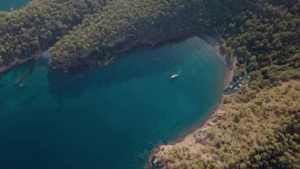 Phaselis Cennet Koyu. Hava aracı üst görüntüsü. 4K Faselis Cennet Körfezi İHA görüntüsü — Stok video