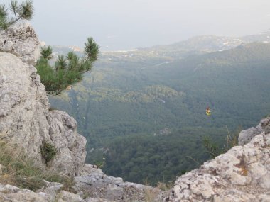 Dağın tepesinden manzara