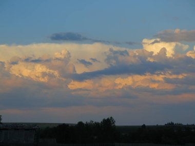 Nehrin üzerinde gün batımı