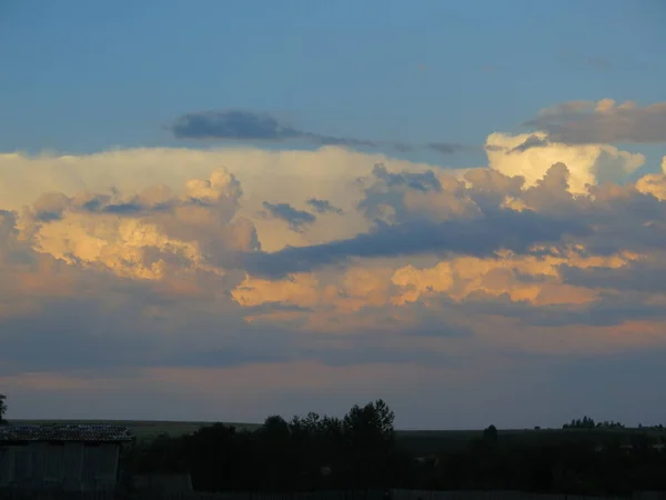 Nehrin üzerinde gün batımı