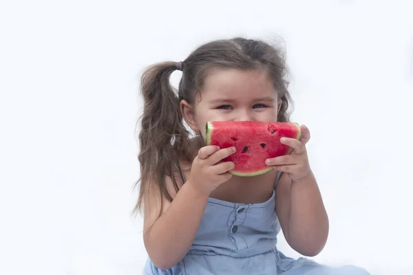 Lindo Niño Come Una Sandía Roja Chica Años Sostiene Una — Foto de Stock