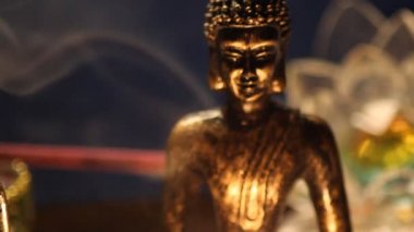 Buda heykelleri yakın meditasyon 05