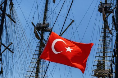 Türk bayrağı, geminin top çalma, konsept - Türkiye - çim gücü