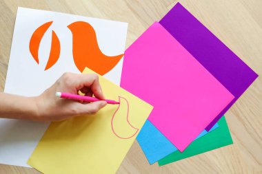 Anneler Günü el sanatları için adım adım talimatlar. Gerekli malzemeler.