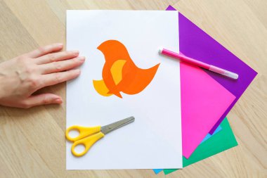 Anneler Günü el sanatları için adım adım talimatlar. Gerekli malzemeler.