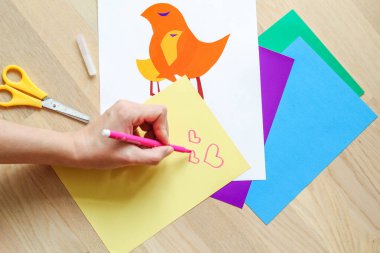 Anneler Günü el sanatları için adım adım talimatlar. Gerekli malzemeler.