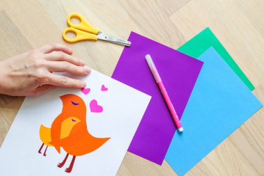 Anneler Günü el sanatları için adım adım talimatlar. Gerekli malzemeler.