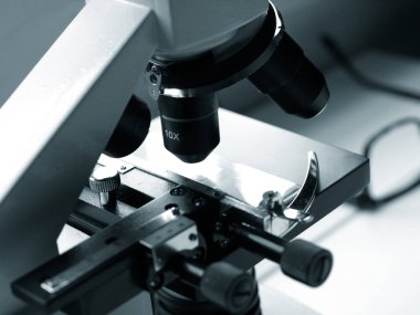 Laboratuvar bilimi mikroskobu makro detayı 