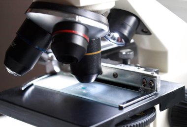 Fen laboratuvarı makro detayı  