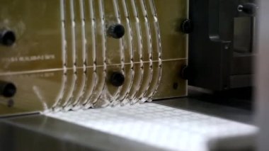 İlaç ambalajı ve tabletlerin robotik prosedürleri