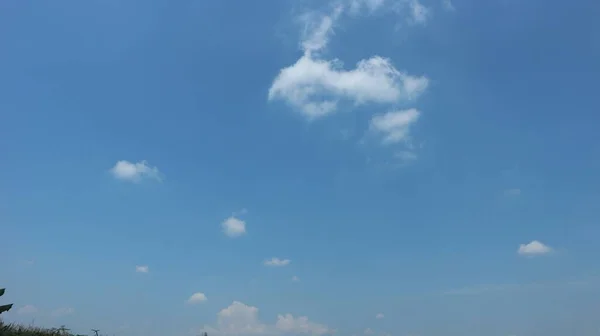 Nuvens Com Fundo Azul Céu — Fotografia de Stock