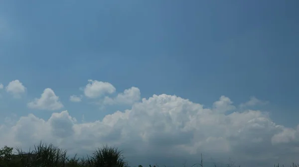 Nubes Con Fondo Cielo Azul — Foto de Stock