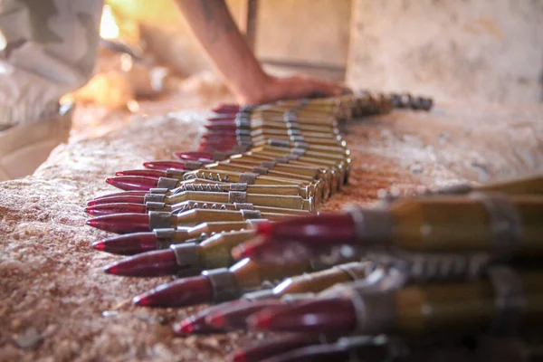 2017年3月9日 叙利亚阿勒颇 这名士兵的近身射击武器弹药 — 图库照片