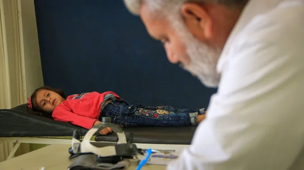 Aleppo Syrië September 2019 Jonge Kinderen Worden Het Ziekenhuis Behandeld — Stockfoto