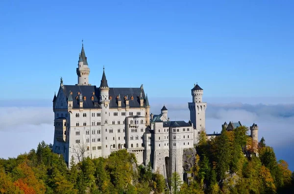 Almanya. Bavyera Neuschwanstein Kalesi.