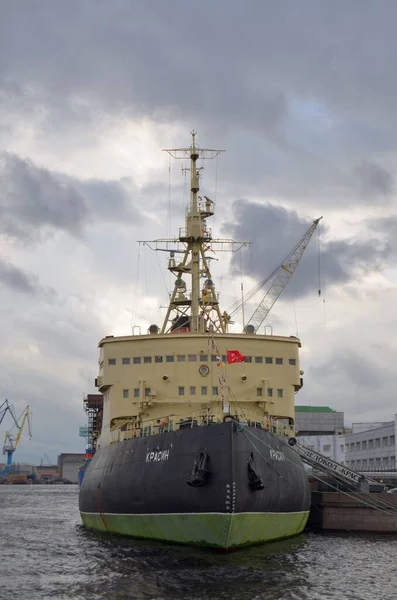 St. Petersburg 'da buzkıran 