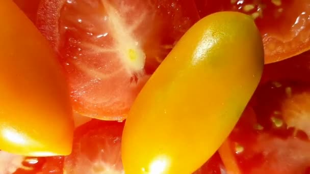 トマト360度回転 360度 ビデオ おいしい夕食 健康食品 おいしいとビタミン 食事とベジタリアン — ストック動画