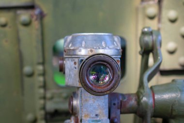 Eski bir topçu tüfeğinin optik görüntüsü