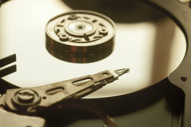 Sabit disk sürücüsünün makro fotoğrafı