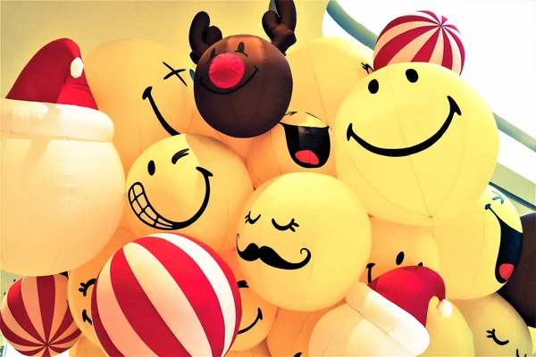 Lächeln Gelber Luftballon Der Partei — Stockfoto