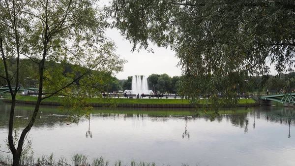 Moscou Setembro 2020 Fonte Lagoa Parque Tsaritsyno — Fotografia de Stock