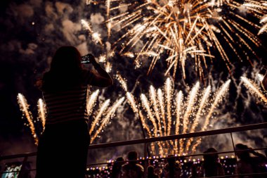 BRICs ve SCO öğrencilerinin ilkbaharını selamlayın.