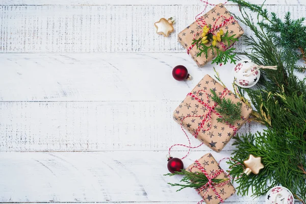 Fondo Navidad Con Ramas Abeto Juguetes Caja Regalo Campanas Madera — Foto de Stock