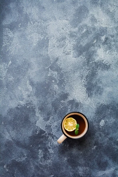Чашка Гарячого Імбирного Чаю Лимоном Медом Темно Сірому Фоні Вид — стокове фото