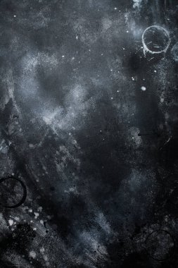 Siyah koyu taş veya kayrak duvar. Grunge doku arka plan.