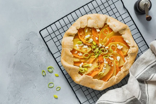 Pumpkin Potato Feta Cheese Leek Galette Pie Plate Gray Concrete — Stock Photo, Image