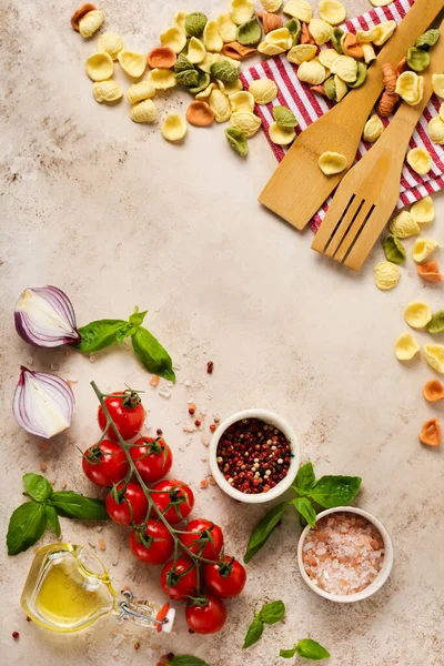 Kulinarische Küche Mit Traditionellen Zutaten Für Die Zubereitung Italienischer Pasta — Stockfoto