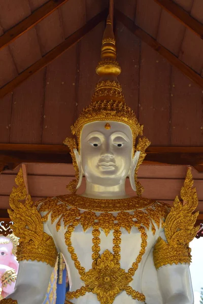 Fehér Buddha Szobrok Szentelt Templomok Imádják Mind Thai Idegen Buddhisták — Stock Fotó