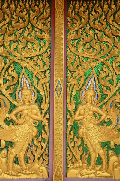 Decoración Sitios Religiosos Con Imágenes Kinnaree Única Los Templos Tailandeses — Foto de Stock