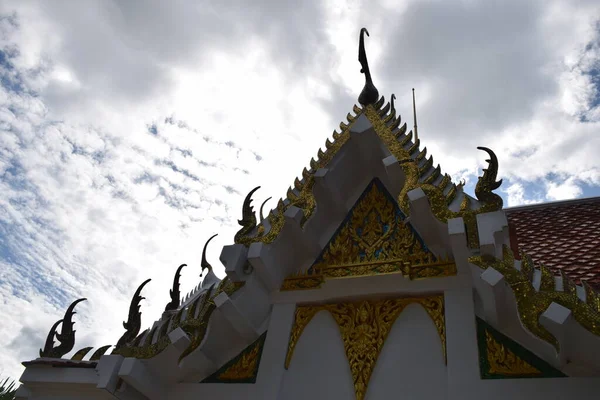 Decoração Telhado Gable Igreja Que Único Templos Tailandeses — Fotografia de Stock