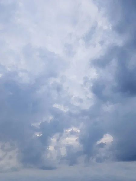 Nubes Blancas Durante Día Con Fondo Azul Claro Del Cielo — Foto de Stock