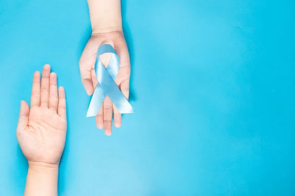 Saúde Masculina Conceito Campanha Conscientização Sobre Câncer Próstata Mãos Humanas — Fotografia de Stock