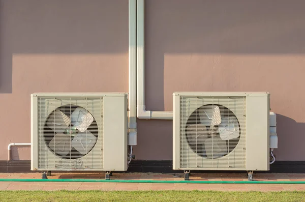 Sprężarki Powietrza Zainstalowane Boku Domu — Zdjęcie stockowe