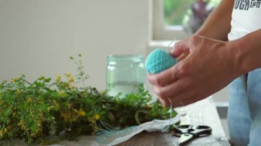 Çay için kekik topluyordum. Evdeki otları kurut..