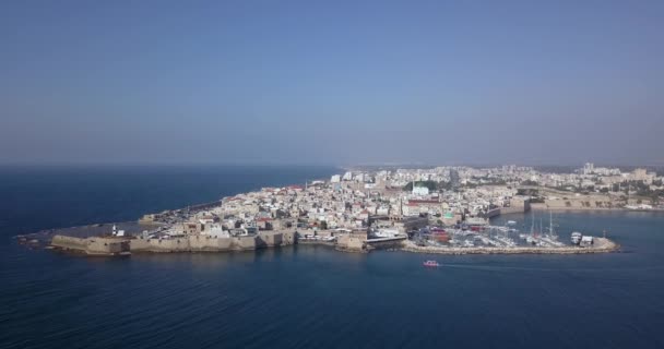 Flygbilder från den gamla stadsviken och hamnen i Acre eller Akko, Israel. — Stockvideo