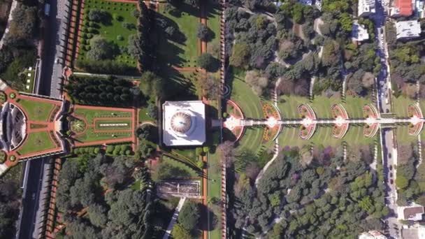 以色列海法美丽的巴哈花园和寺庙的空中景观. — 图库视频影像