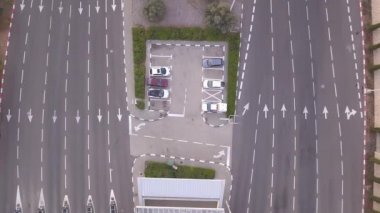 Paralı geçiş noktasının havadan görünüşü. Hayfa Toll yol tahsilat durağı.