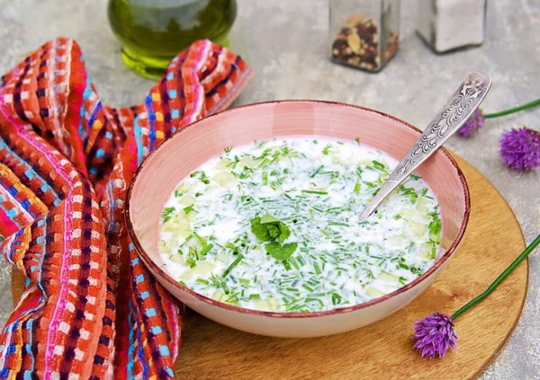 Sopa Verano Fría Ayran Yogur Natural Sin Azúcar Con Pepino —  Fotos de Stock