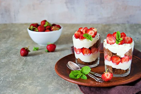 Dessert Truffle Chocolate Biscuit Fresh Strawberries Custard Cream Cheese Glasses — Stock Photo, Image