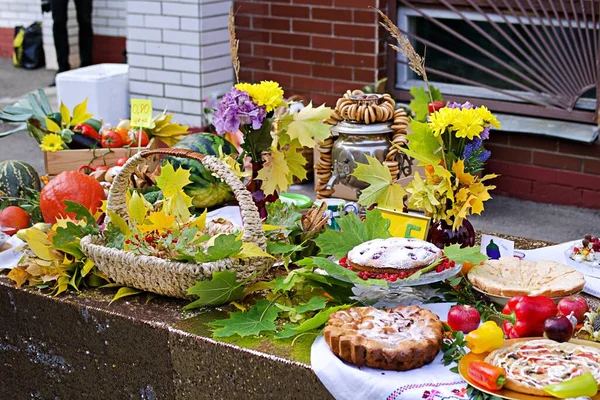 Minsk Belarus September 2019 Utställning Barnens Kreativa Kompositioner Skolmässan Barnens — Stockfoto